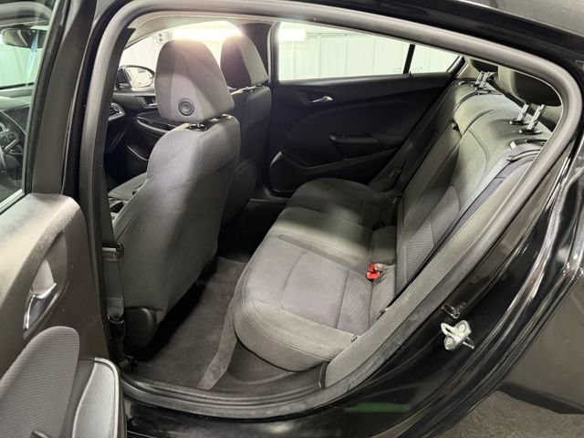 Used 2018 Chevrolet Cruze LT w/ Convenience Package FWD image 8
