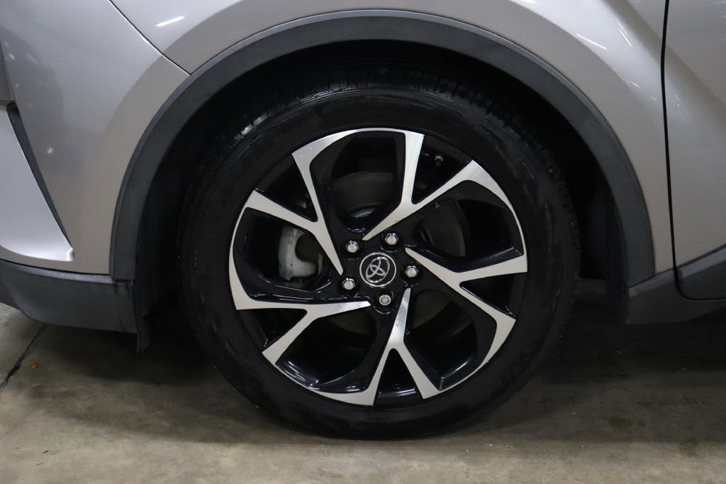 Used 2019 Toyota C-HR XLE image 27