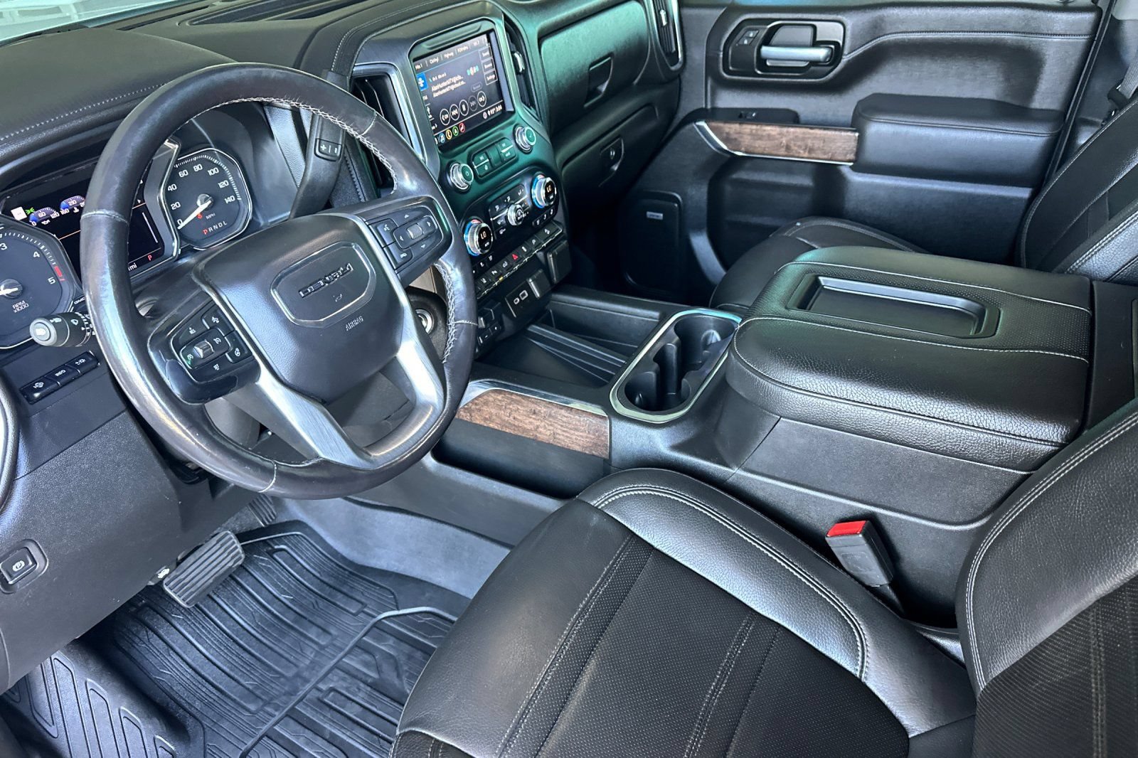 Used 2020 GMC Sierra 2500 Denali w/ Denali Ultimate Package AWD/4WD image 7
