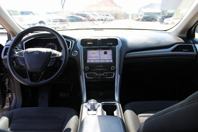 Used 2019 Ford Fusion SE image 15