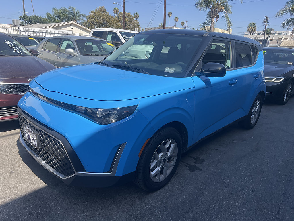 Used 2025 Kia Soul S FWD image 2