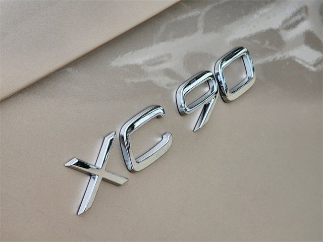 Used 2025 Volvo XC90 T8 Plus w/ Protection Package Premier image 15
