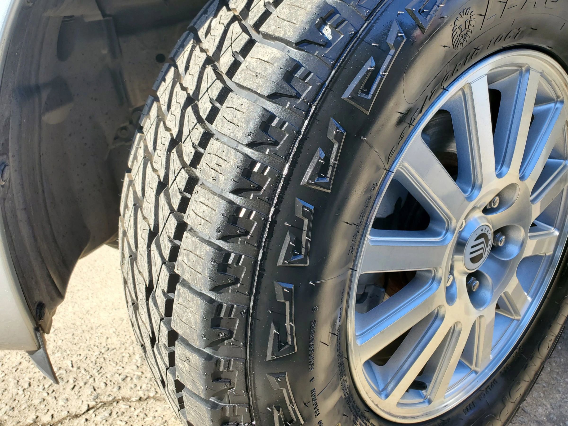 Used 2010 Mercury Mariner Premier image 47