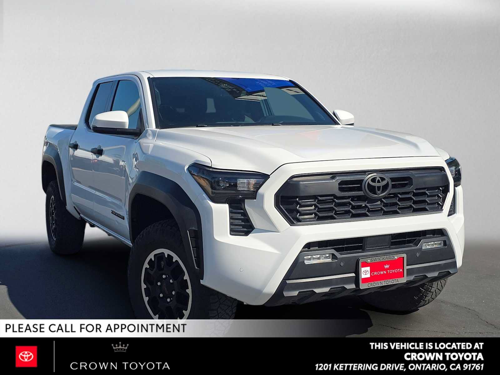 Used 2024 Toyota Tacoma TRD Off-Road w/ TRD Off Road Upgrade Package AWD/4WD image 1