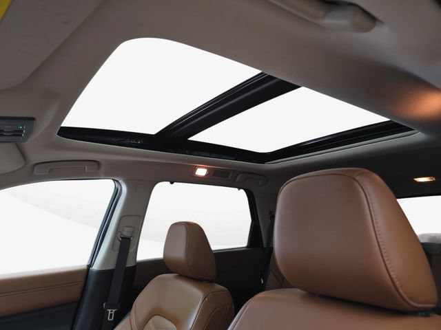 Used 2025 Nissan Pathfinder Platinum w/ Cargo Package FWD image 29