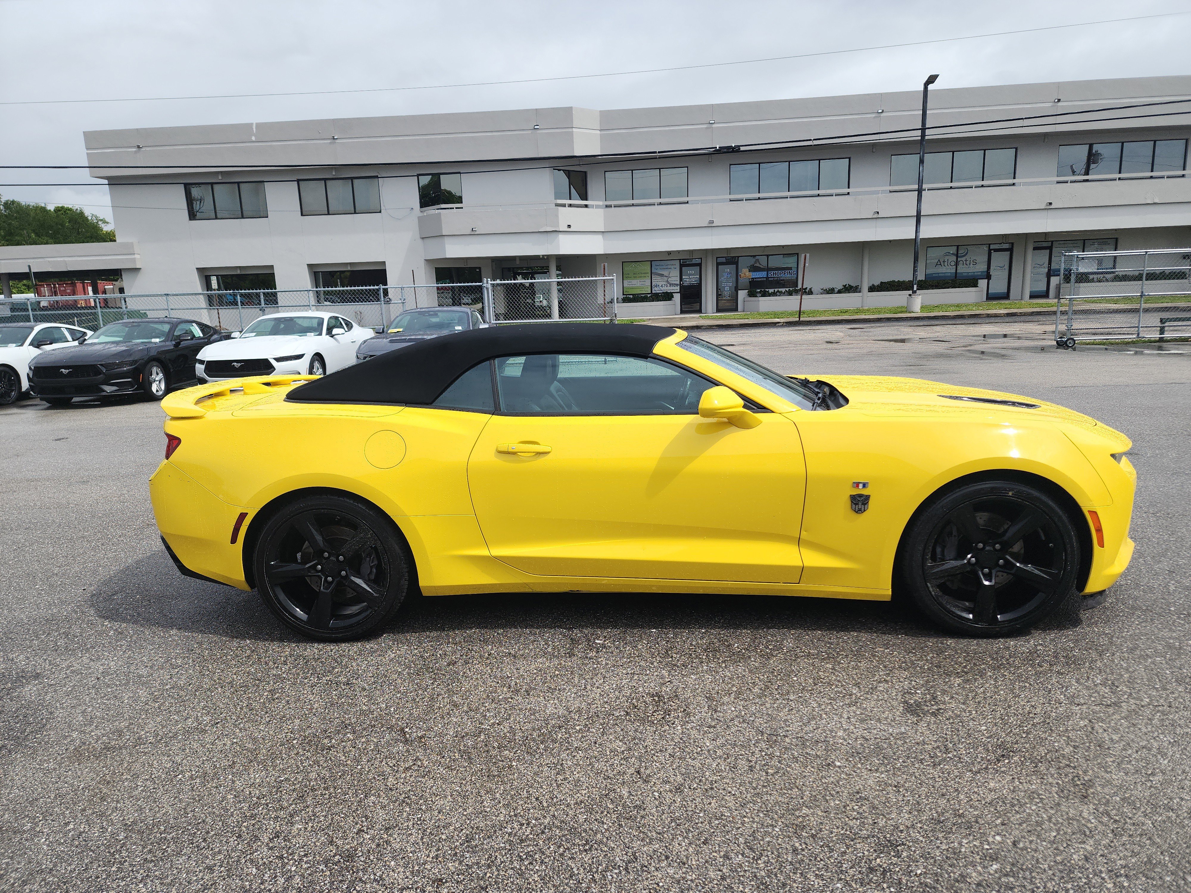 Used 2017 Chevrolet Camaro SS image 6