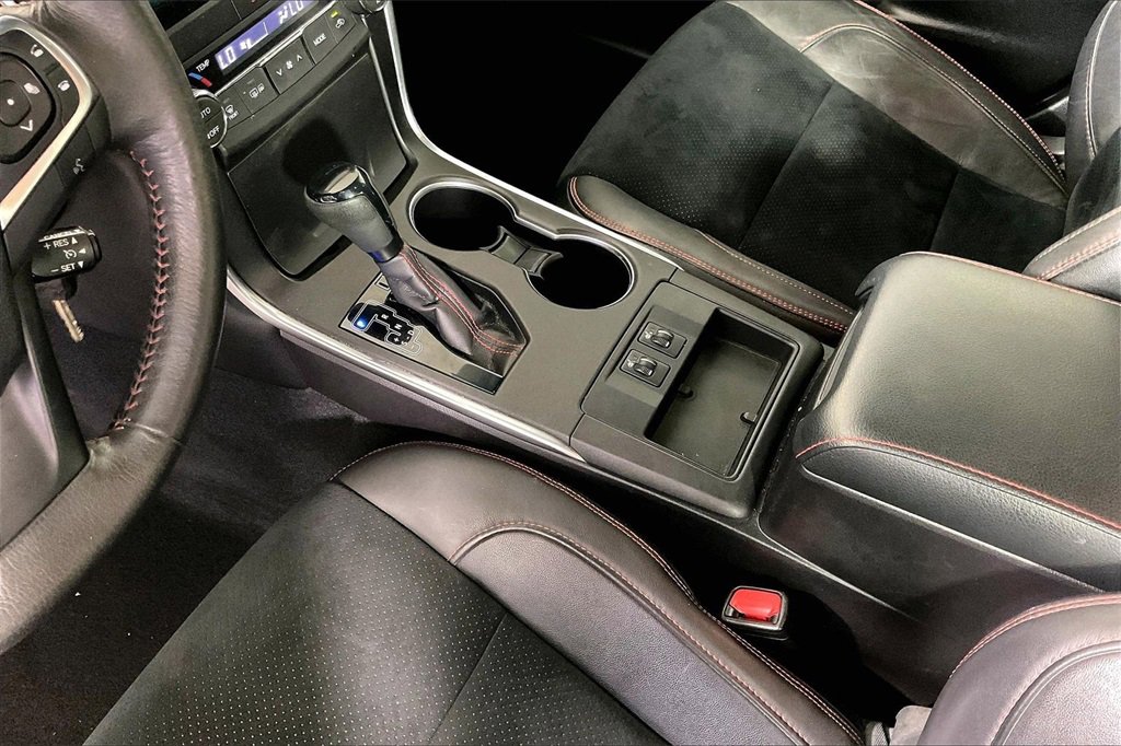 Used 2017 Toyota Camry XSE image 16
