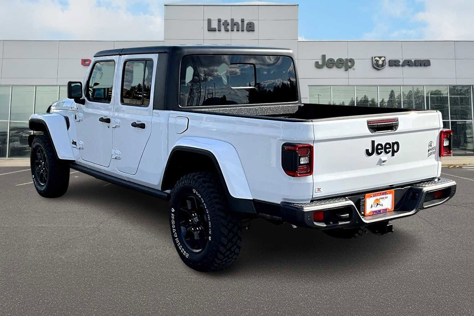 New 2025 Jeep Gladiator Sport image 4