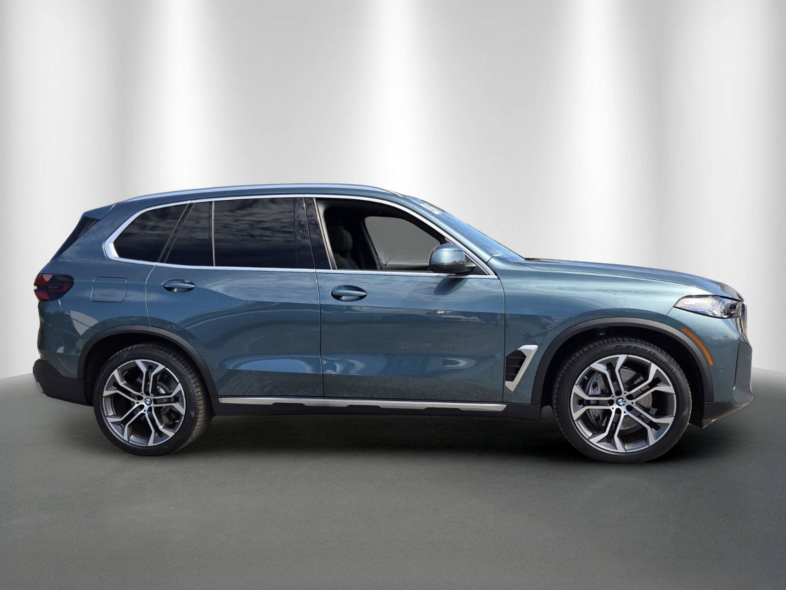 Used 2026 BMW X5 xDrive50e w/ Executive Package AWD/4WD image 8