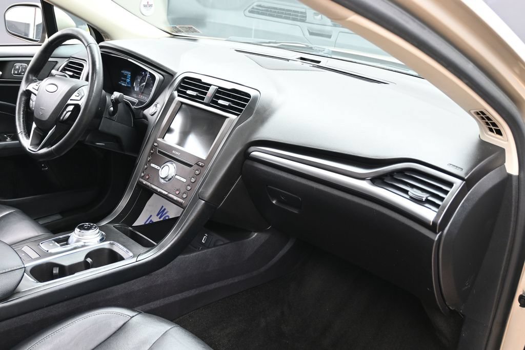 Used 2018 Ford Fusion Energi Titanium FWD image 30