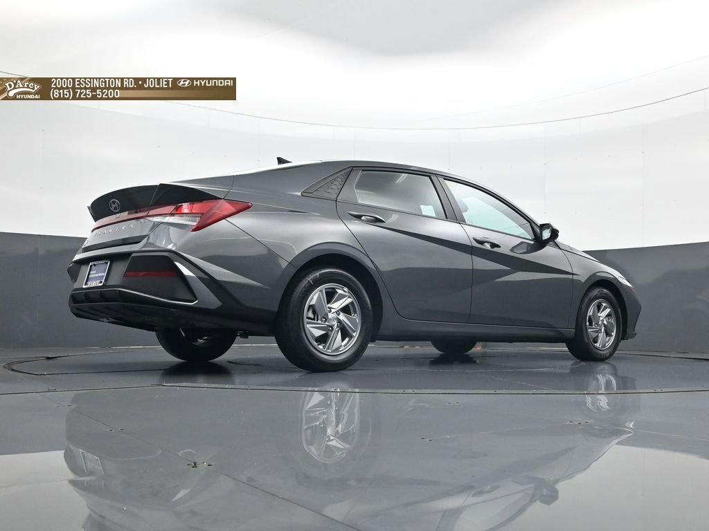 Certified 2024 Hyundai Elantra SE FWD image 25