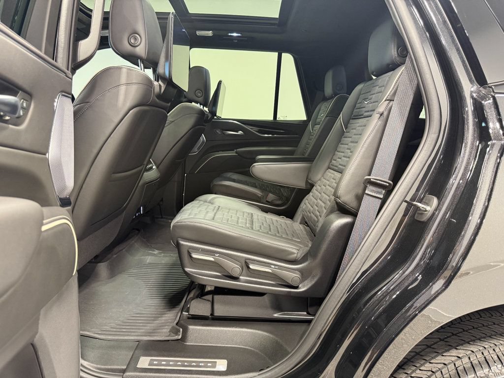 Used 2024 Cadillac Escalade V w/ Heavy-Duty Trailer Package AWD/4WD image 28