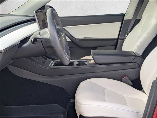Used 2022 Tesla Model Y Long Range image 16