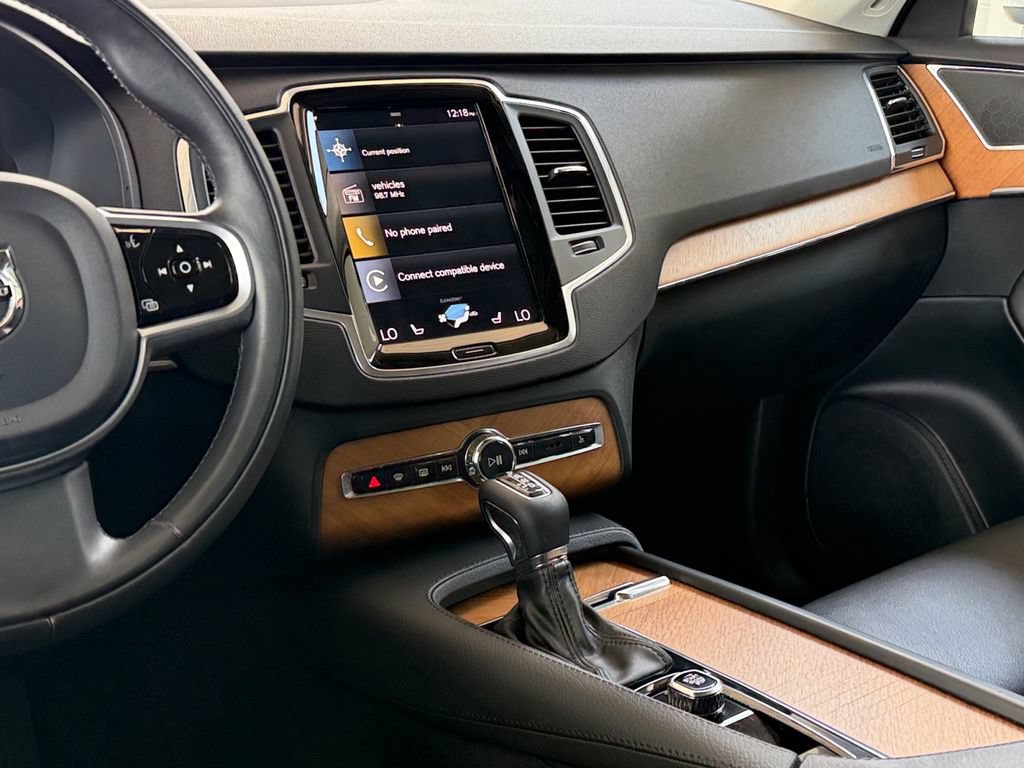 Used 2022 Volvo XC90 T6 Momentum w/ Climate Package AWD/4WD image 14