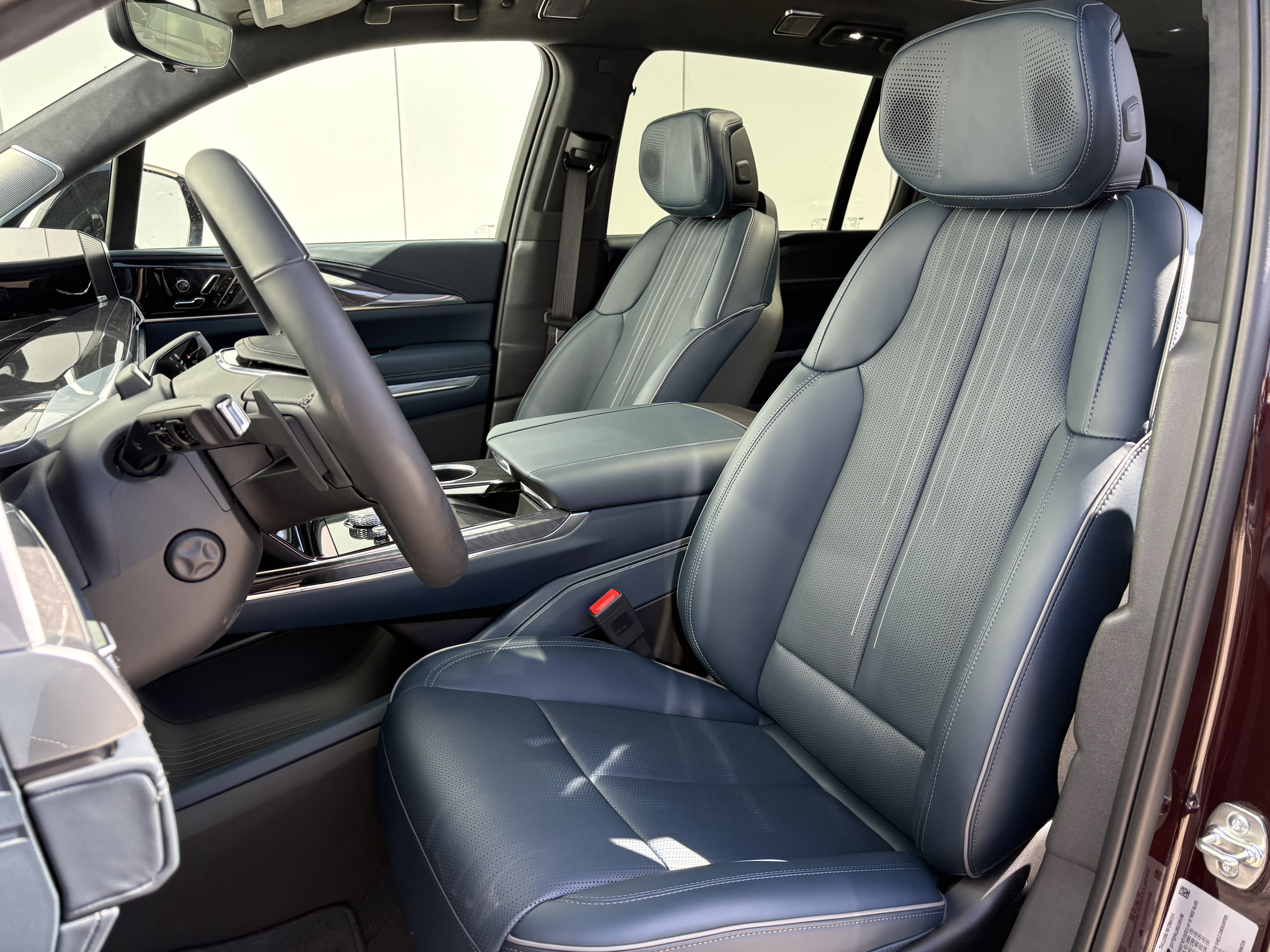 New 2025 Cadillac Escalade IQ Sport 2 w/ LPO, ONYX Package AWD/4WD image 12