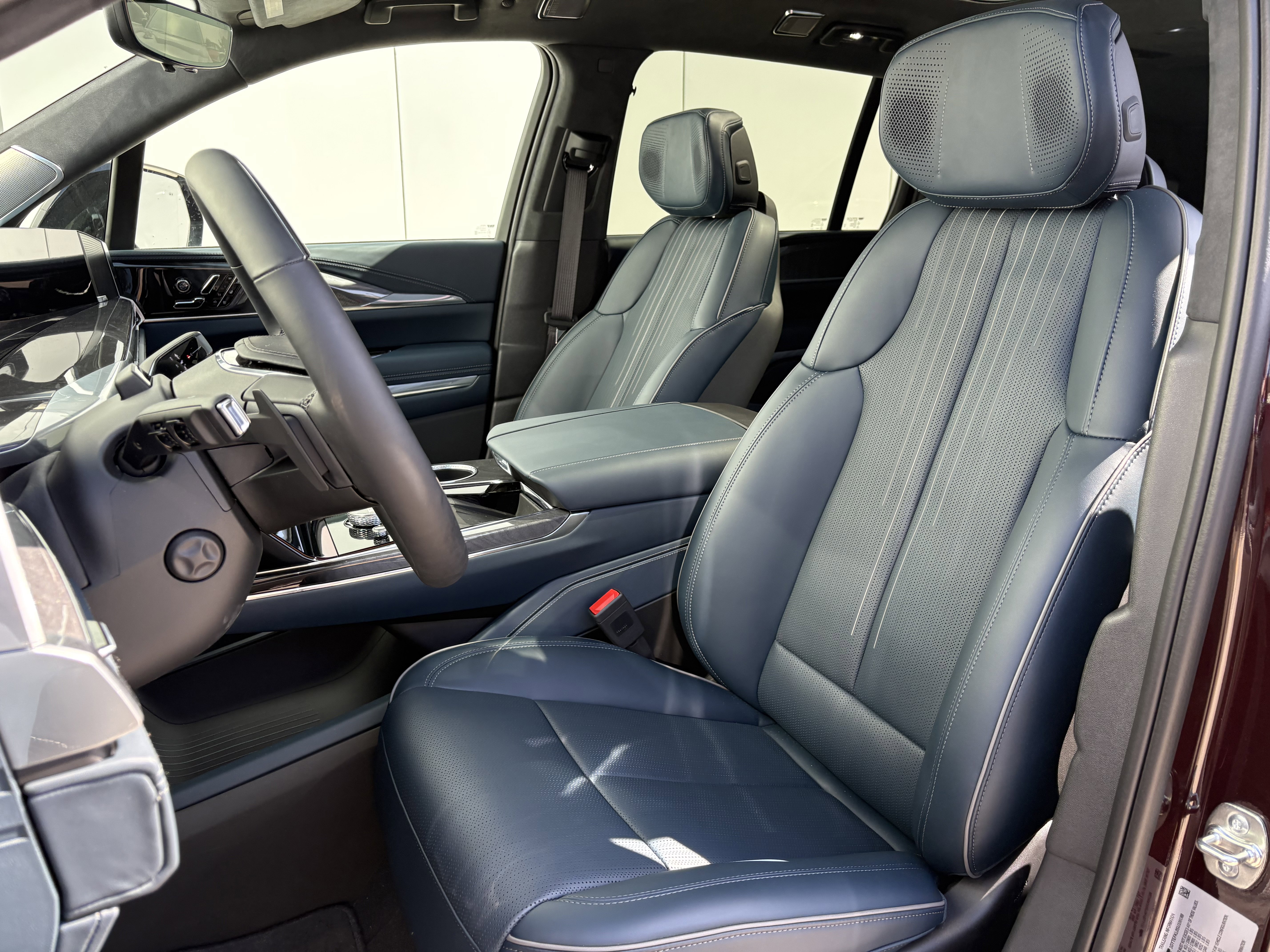 New 2025 Cadillac Escalade IQ Sport 2 w/ LPO, ONYX Package image 12