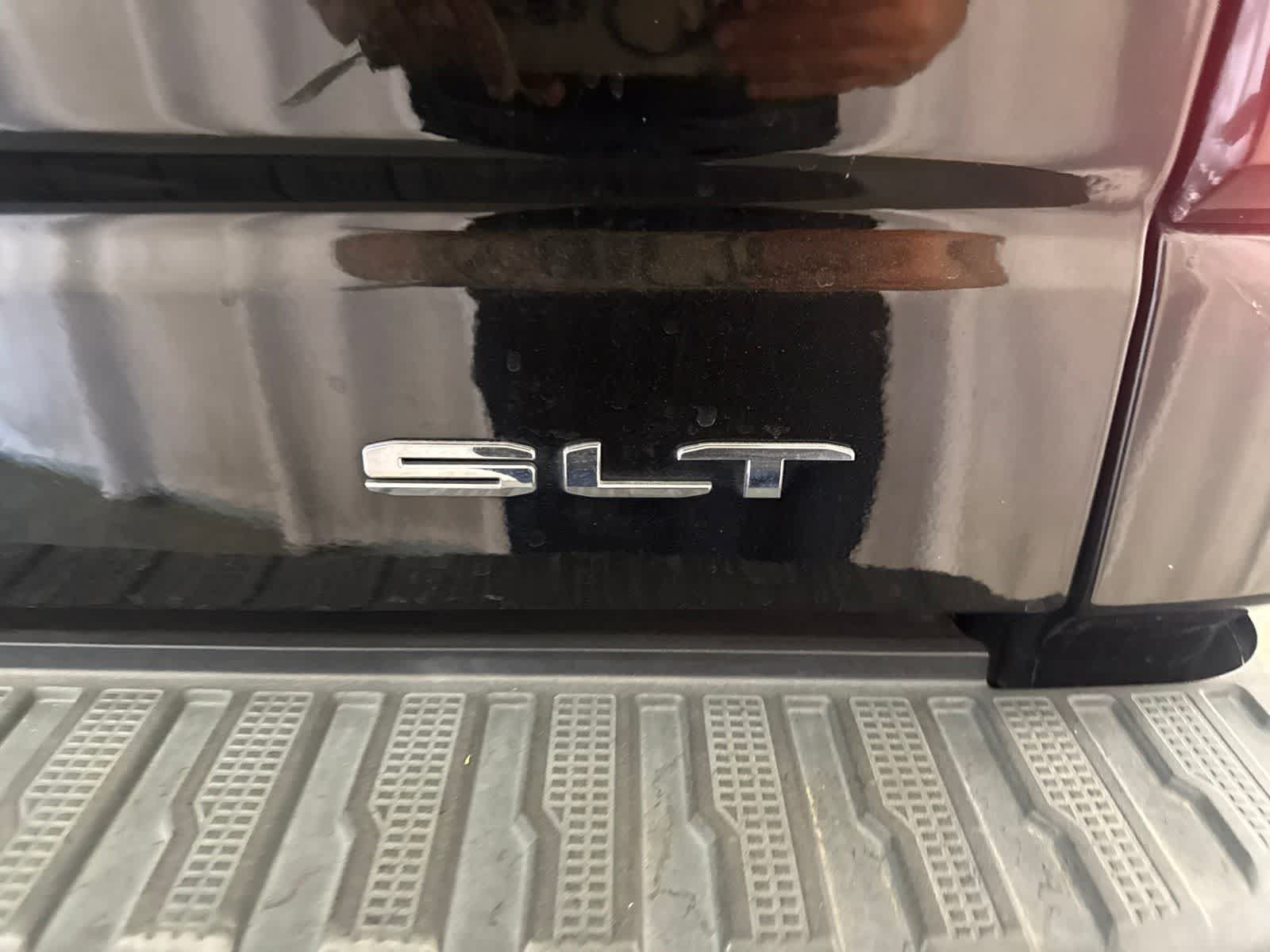 Used 2020 GMC Sierra 1500 SLT w/ SLT Premium Package AWD/4WD image 16