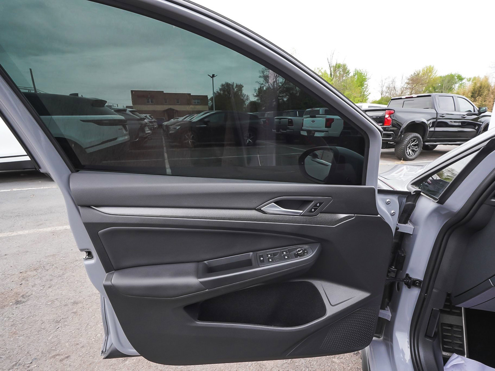 Used 2025 Volkswagen GTI SE w/ SE Leather Seating Package FWD image 10