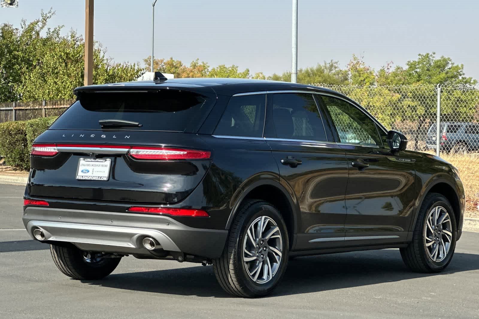 Used 2025 Lincoln Corsair Premiere w/ Equipment Group 101A image 2