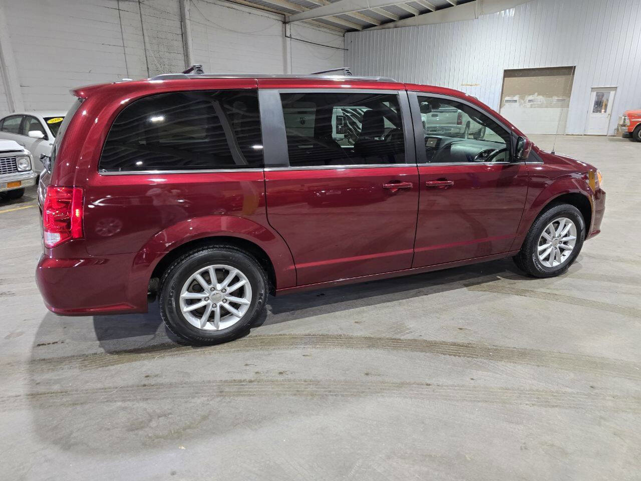 Used 2019 Dodge Grand Caravan SXT image 14