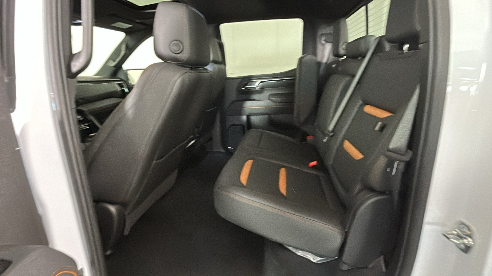 New 2026 GMC Sierra 1500 AT4 w/ AT4 Premium Package AWD/4WD image 32