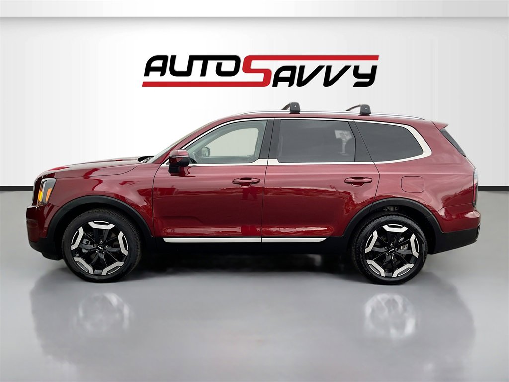 Used 2024 Kia Telluride EX w/ EX Captain's Chair Package image 4