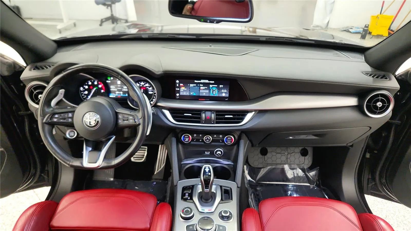 Used 2022 Alfa Romeo Stelvio Veloce AWD/4WD image 36