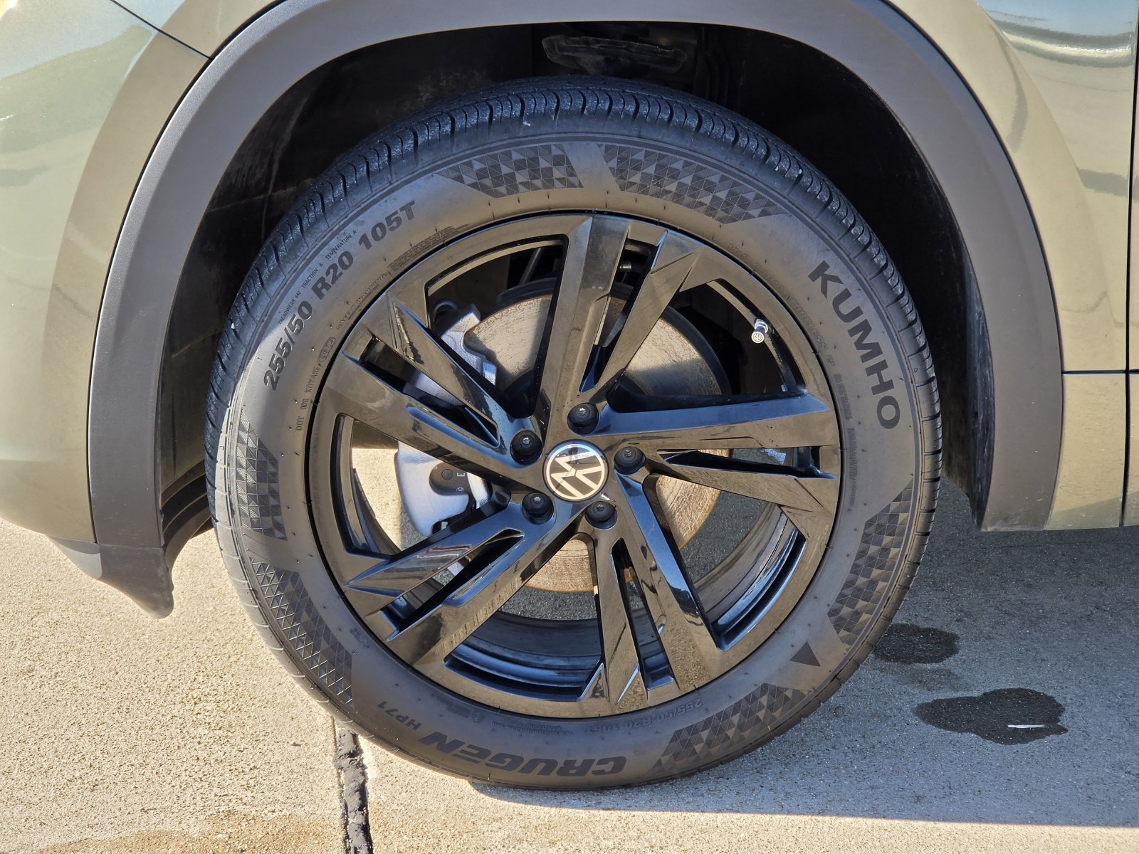 Used 2026 Volkswagen Atlas Cross Sport SEL R-Line w/ MDO Package AWD/4WD image 11