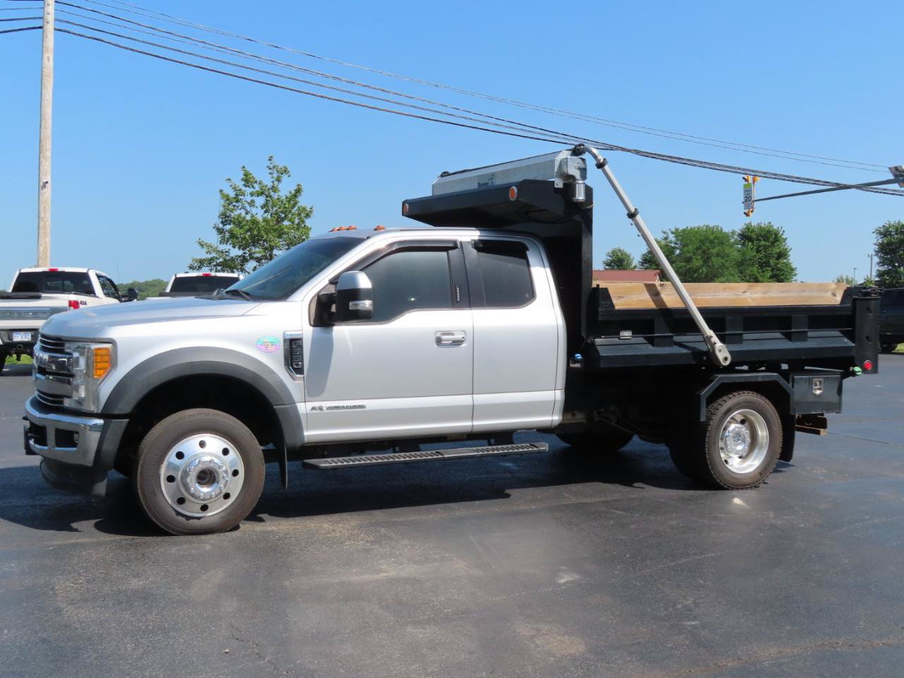 Used 2017 Ford F550 4x4 SuperCab Super Duty image 2