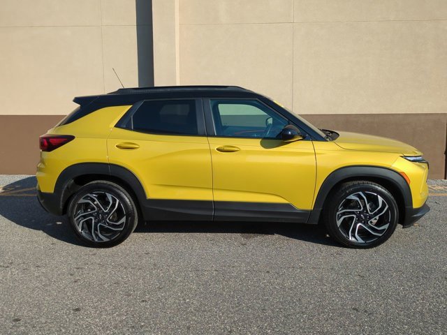 Used 2024 Chevrolet TrailBlazer RS w/ Driver Confidence Package image 3