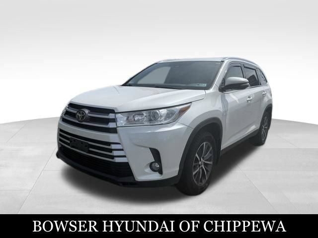 Used 2019 Toyota Highlander XLE AWD/4WD image 1