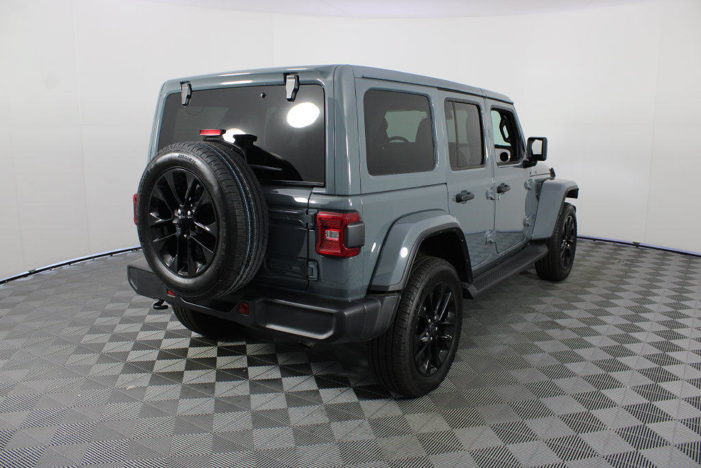 Used 2025 Jeep Wrangler Unlimited Sahara AWD/4WD image 43