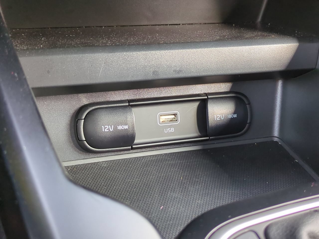 Certified 2025 Kia Soul LX w/ LX Technology Package FWD image 21