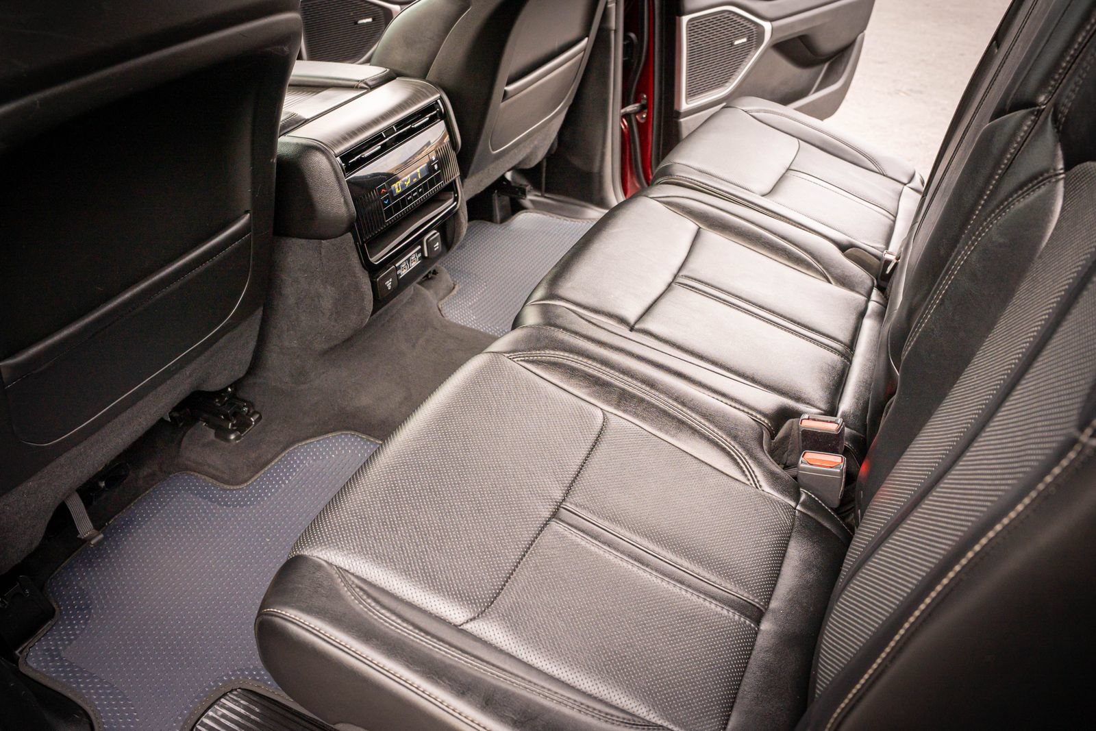 Used 2024 Jeep Wagoneer Series II w/ Flexible Seating Group AWD/4WD image 27