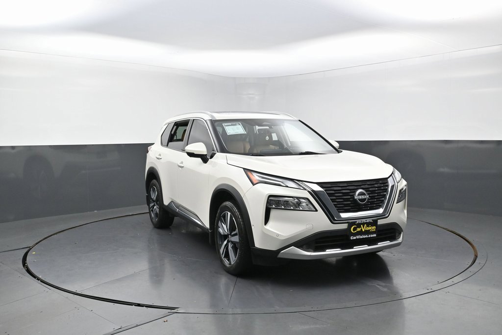 Used 2022 Nissan Rogue Platinum w/ Head-Up Display Package image 3