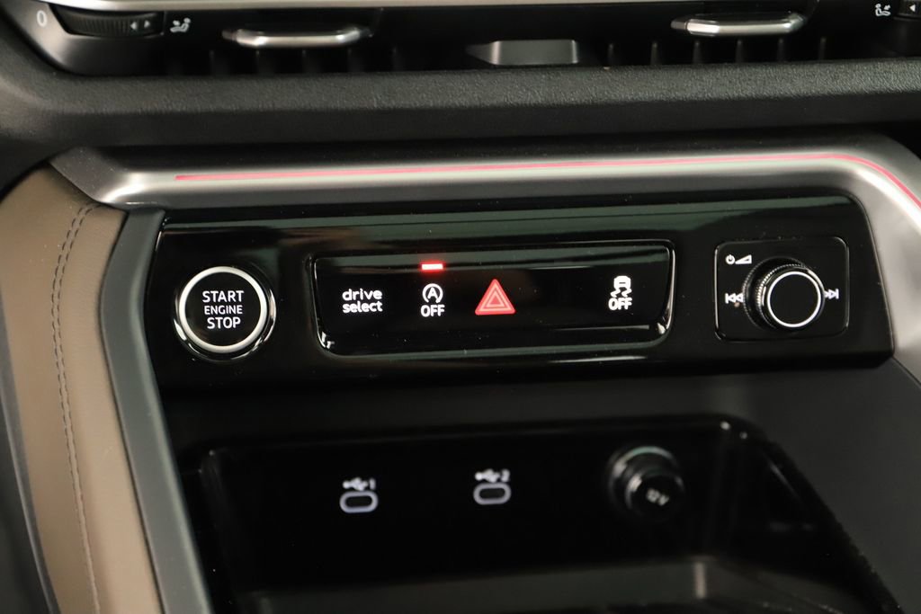 Used 2025 Audi Q5 Prestige AWD/4WD image 29