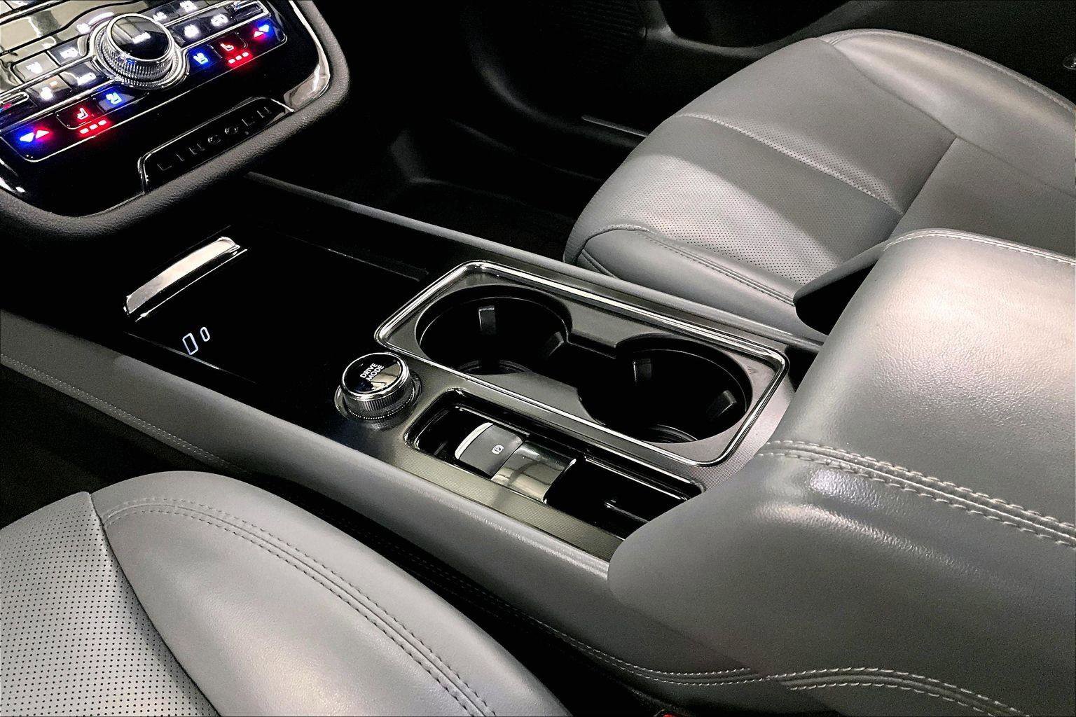 Used 2021 Lincoln Corsair AWD w/ Equipment Group 101A image 16