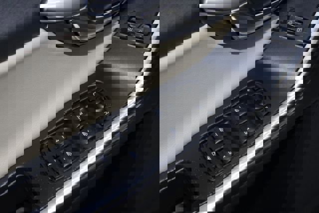 Used 2018 Volvo S60 T5 Dynamic w/ Vision Package image 8