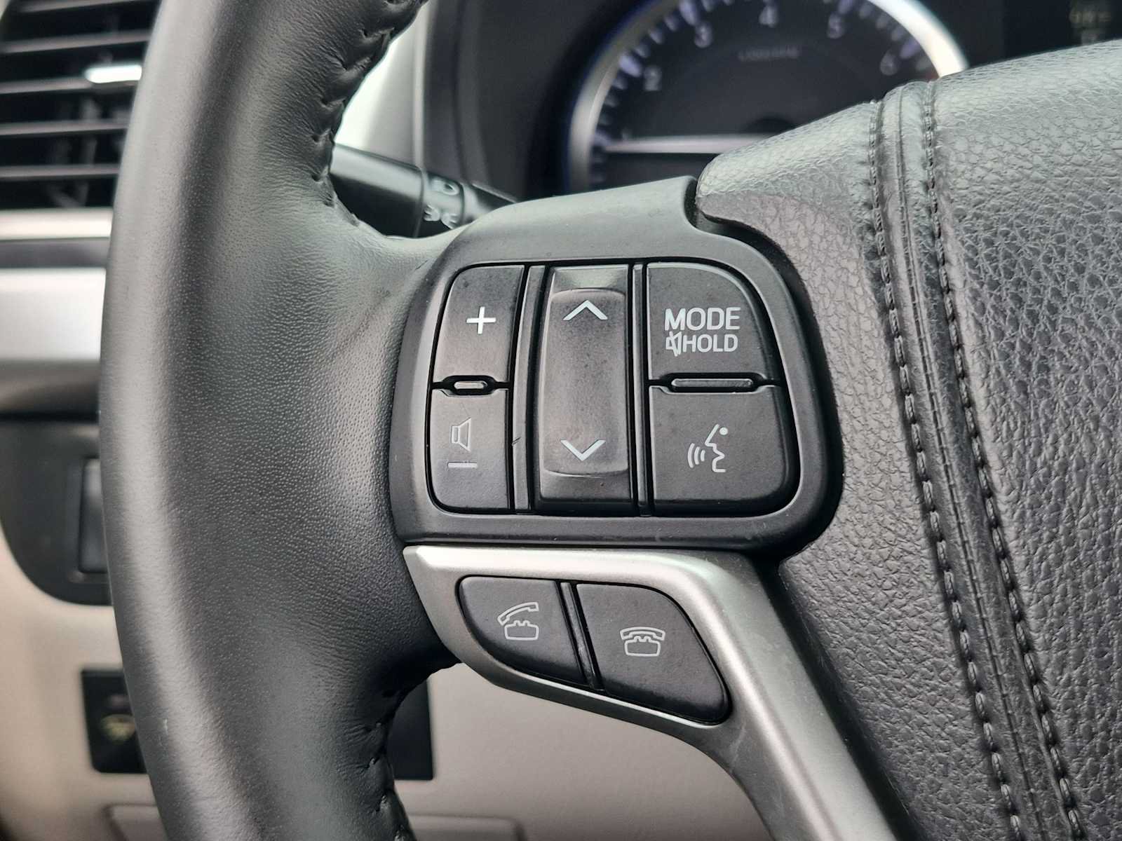 Used 2015 Toyota Highlander Limited AWD/4WD image 24