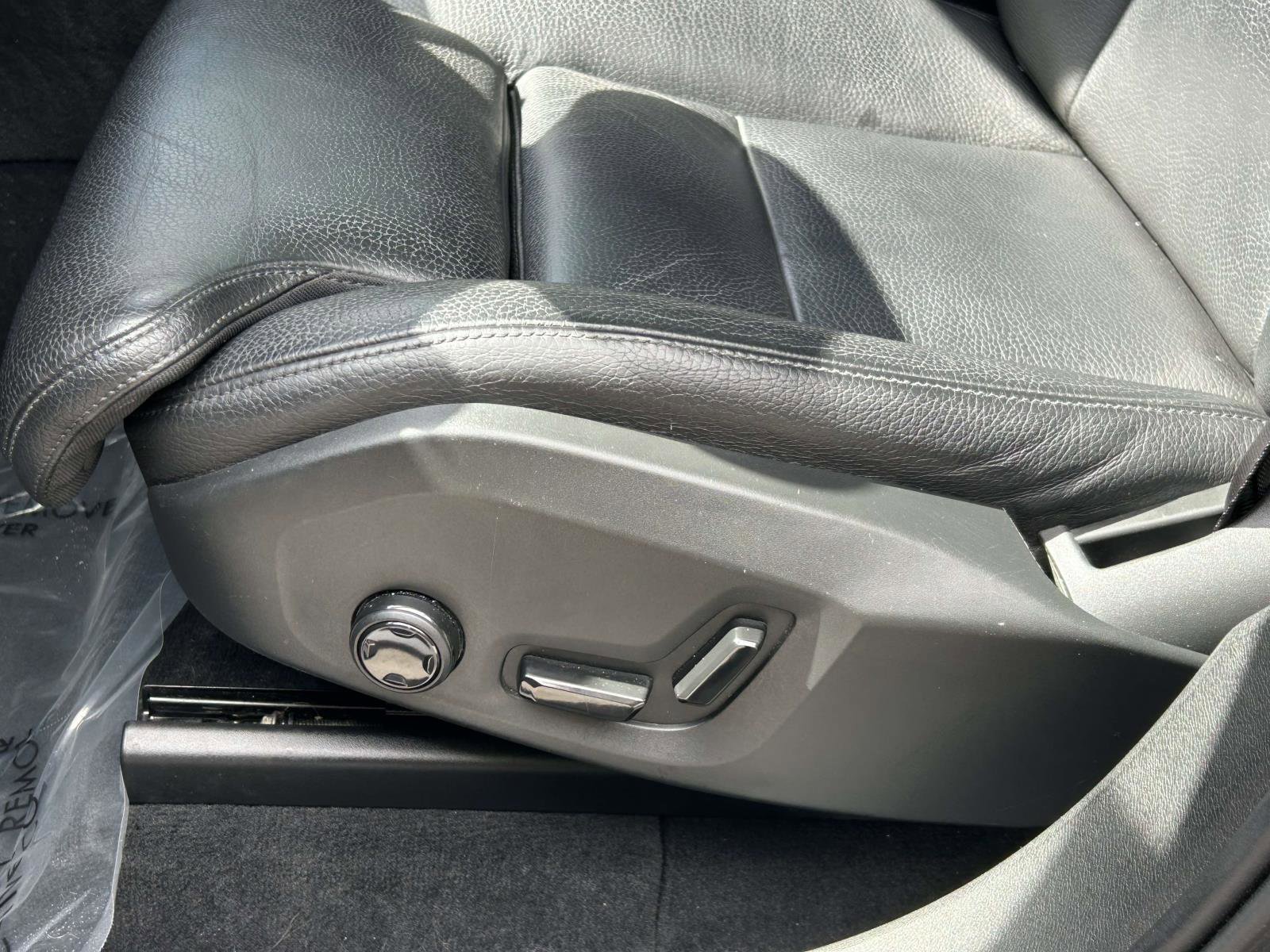 Used 2018 Volvo XC60 T6 Inscription w/ Convenience Package image 21