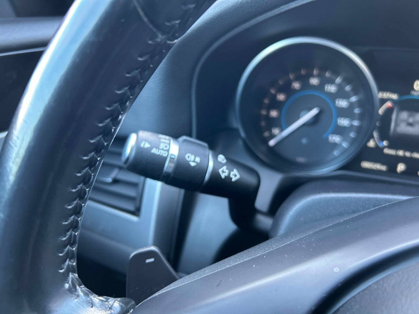 Used 2017 Jaguar XF Premium image 27