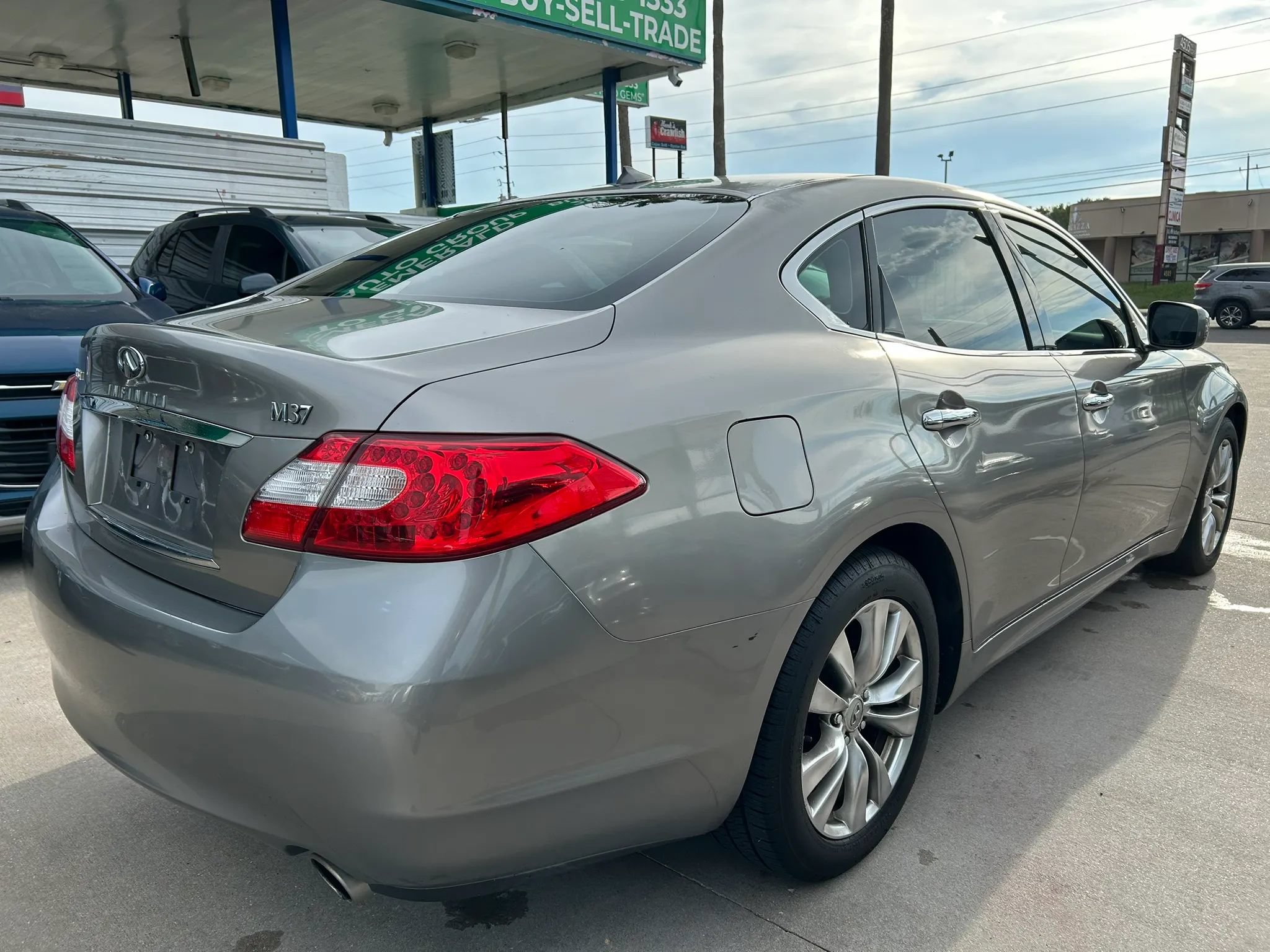 Used 2012 INFINITI M37 w/ Premium Pkg RWD image 5