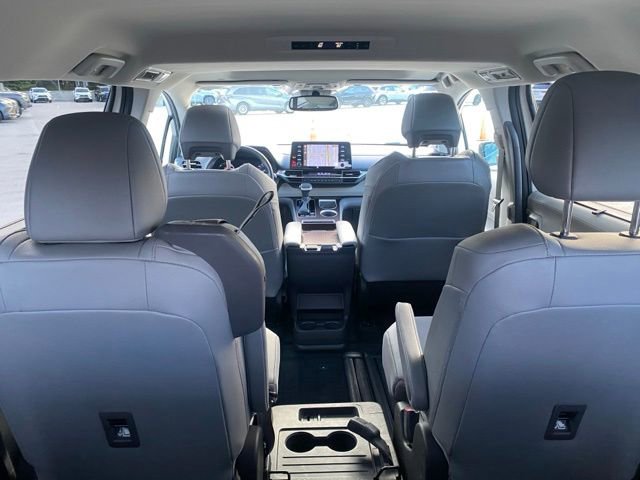 Used 2022 Toyota Sienna XLE image 10