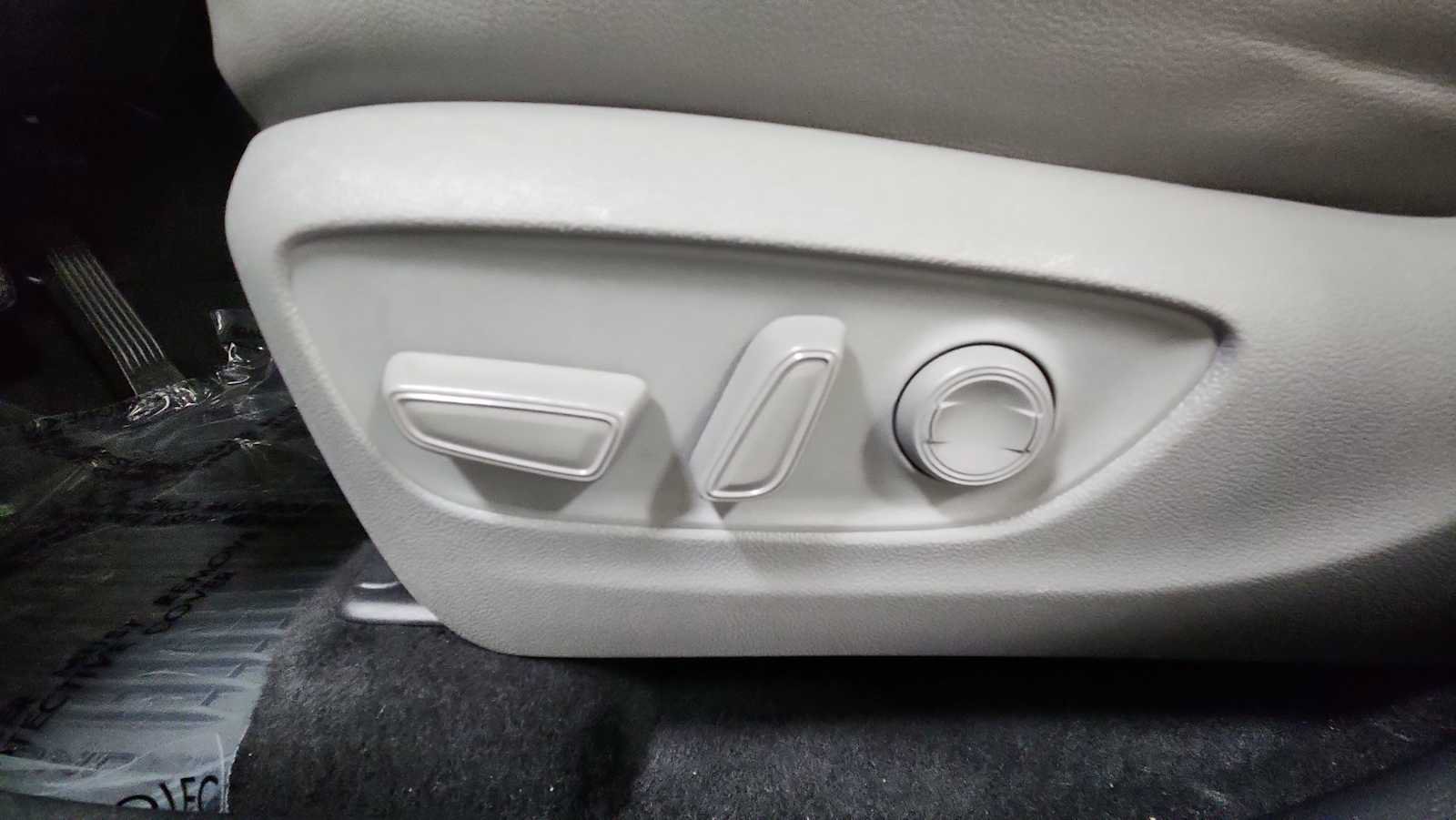 Certified 2022 Toyota Highlander XLE AWD/4WD image 14