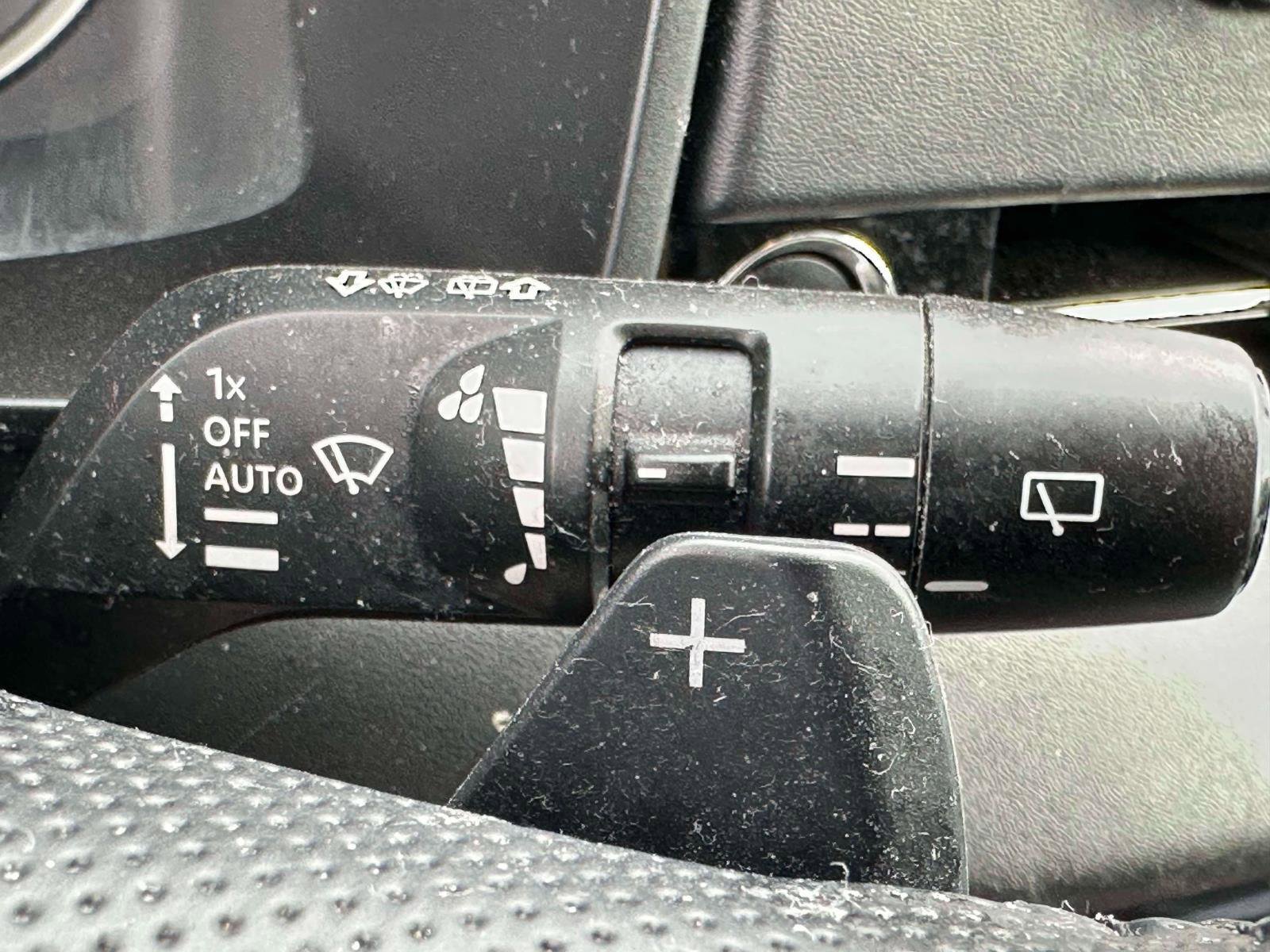 Used 2024 Mitsubishi Outlander SE AWD/4WD image 16