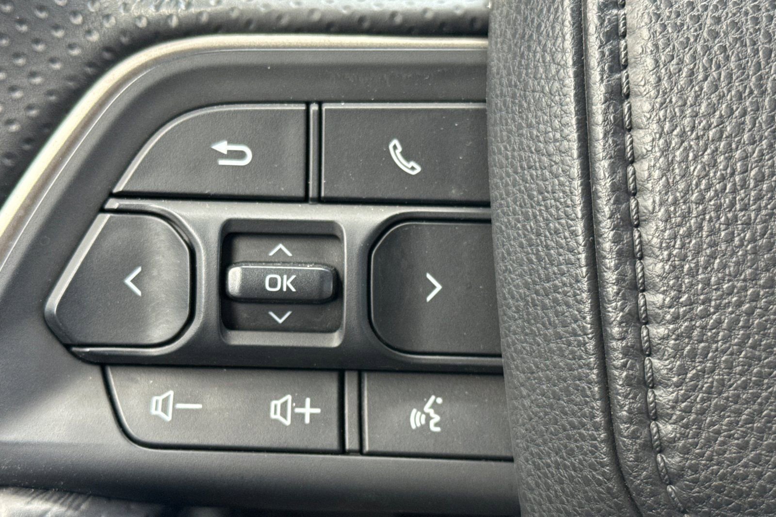 Certified 2025 Toyota 4Runner Trailhunter image 29