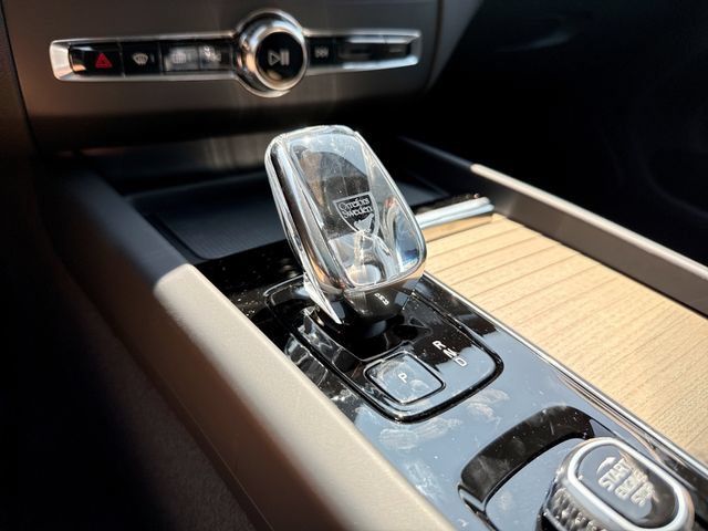 New 2027 Volvo XC60 B5 Core AWD/4WD image 22