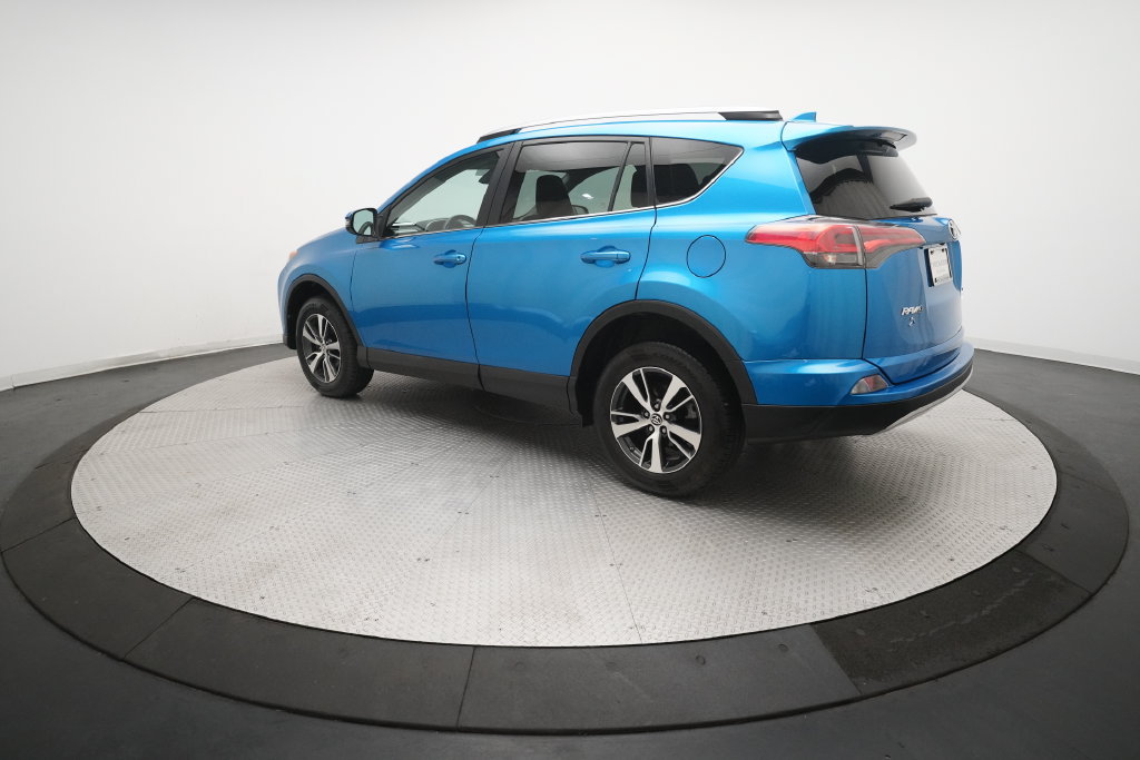 Used 2018 Toyota RAV4 XLE w/ Plus Extra Value Package AWD/4WD image 32