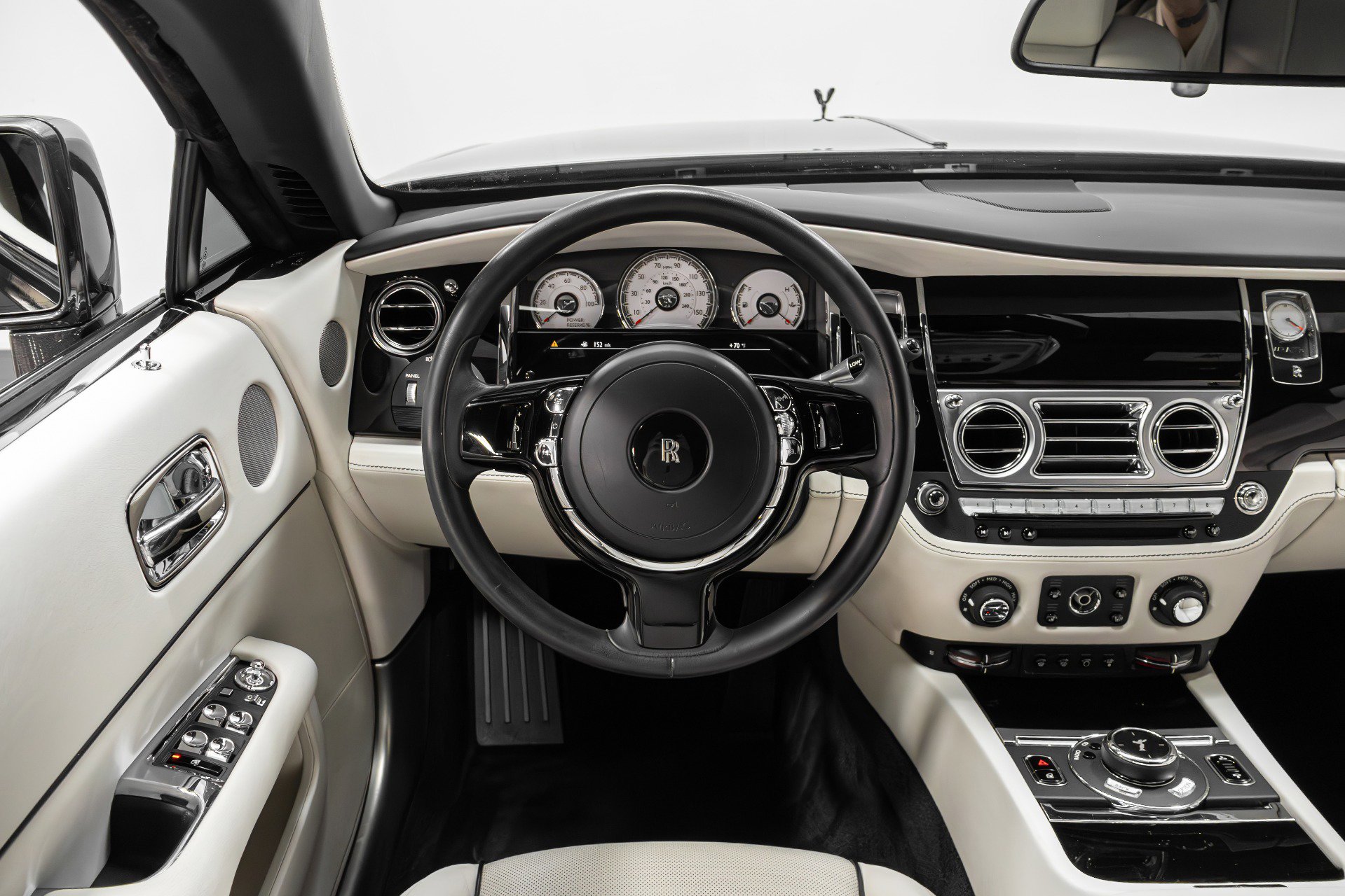 Used 2016 Rolls-Royce Wraith image 49