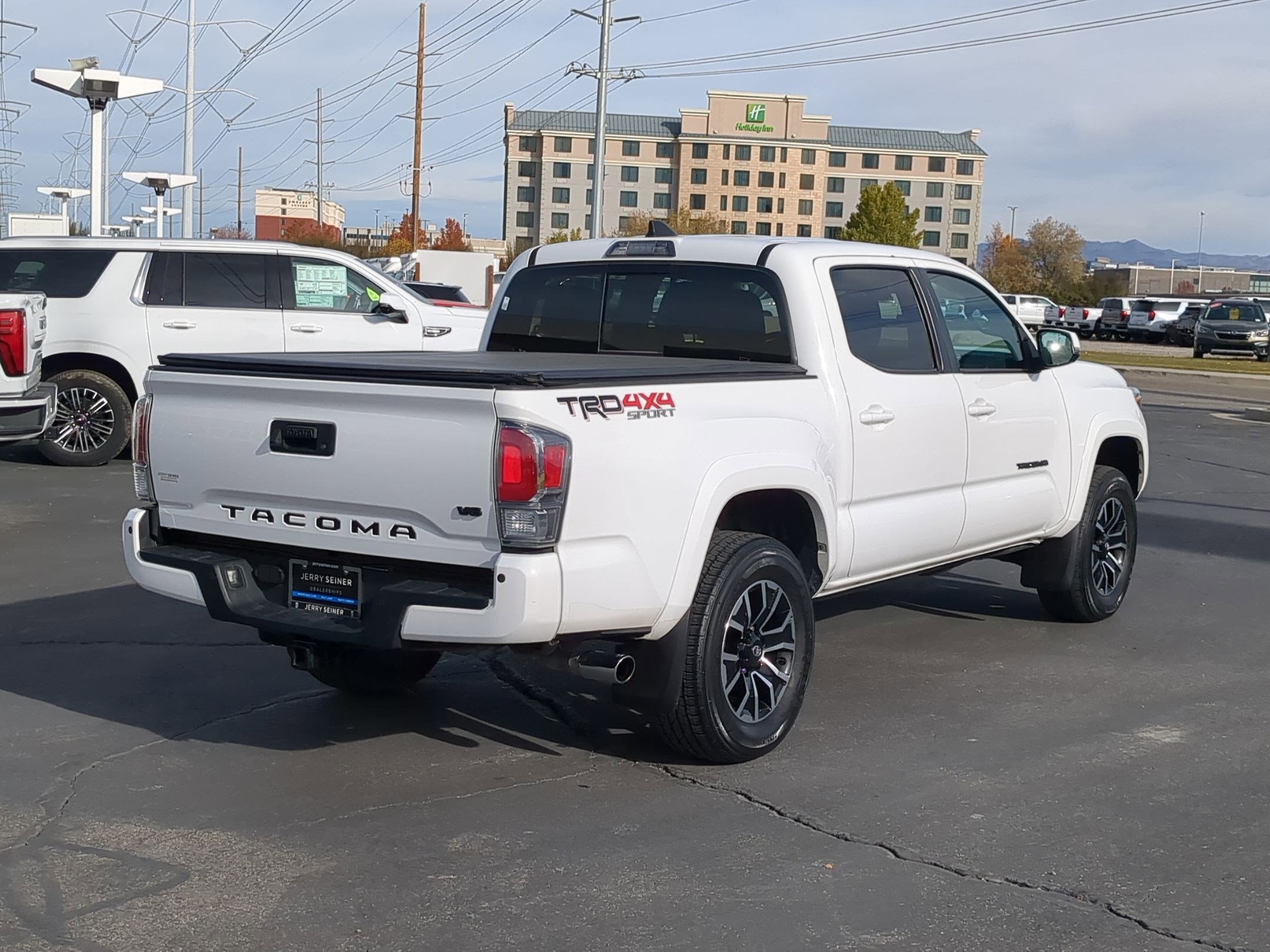 Used 2022 Toyota Tacoma TRD Sport image 6